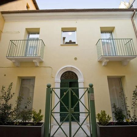 Appartement Vico Amato Residenza à Sulmona Extérieur photo