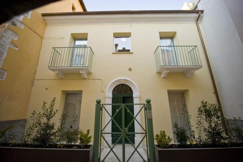 Appartement Vico Amato Residenza à Sulmona Extérieur photo